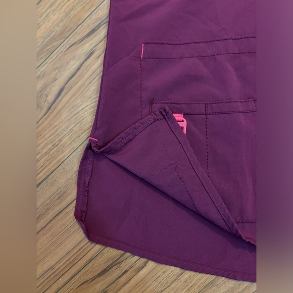 Carhartt Force Scrub Top Women's size Small - Burgundy - Picture 5 of 6